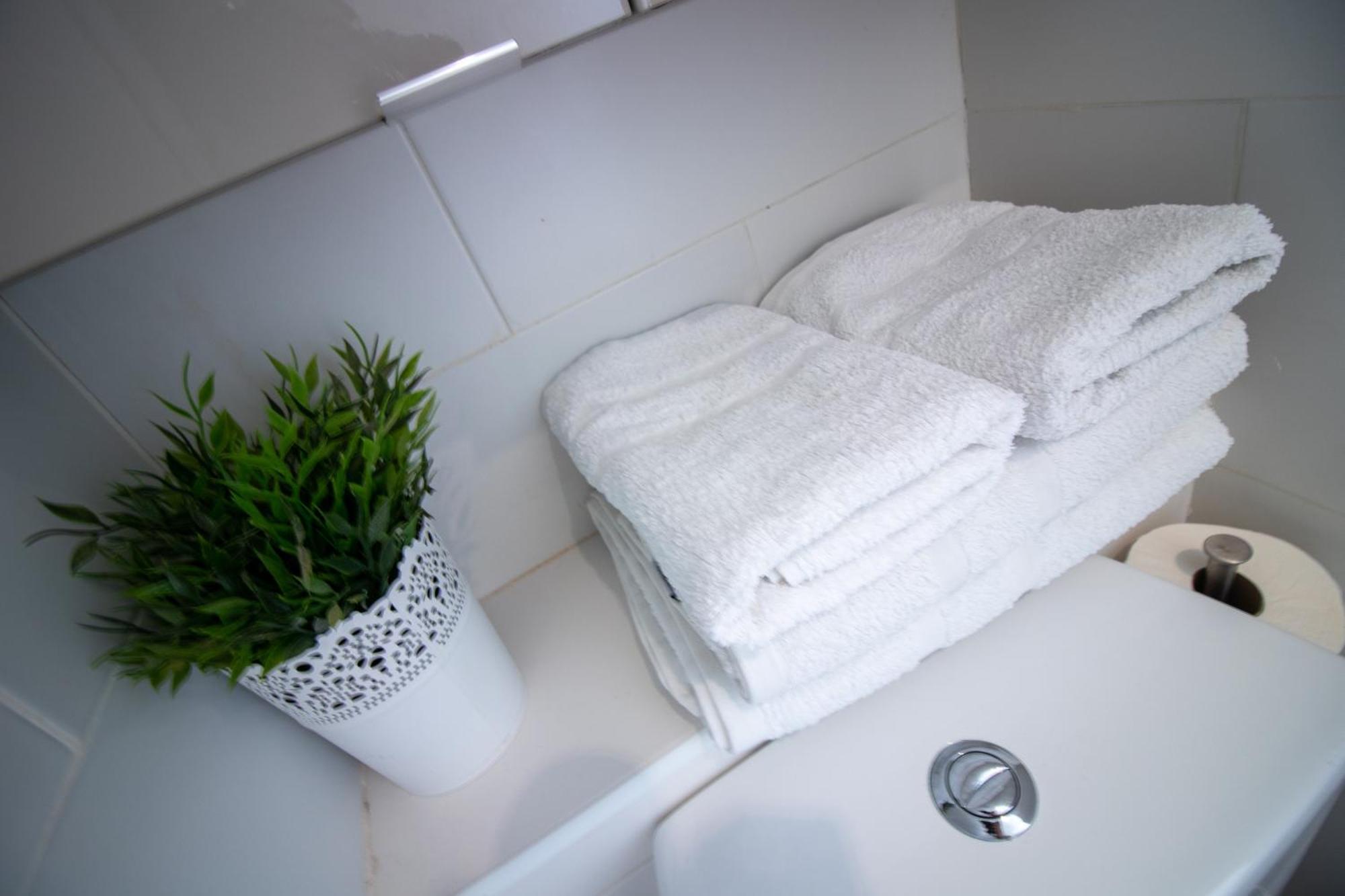 Apartamento Moderno En El Centro De Granada - Mititilla Luaran gambar